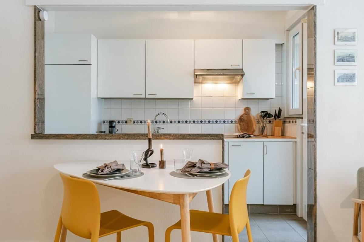 Bright Studio Near The Sea Остенде Экстерьер фото