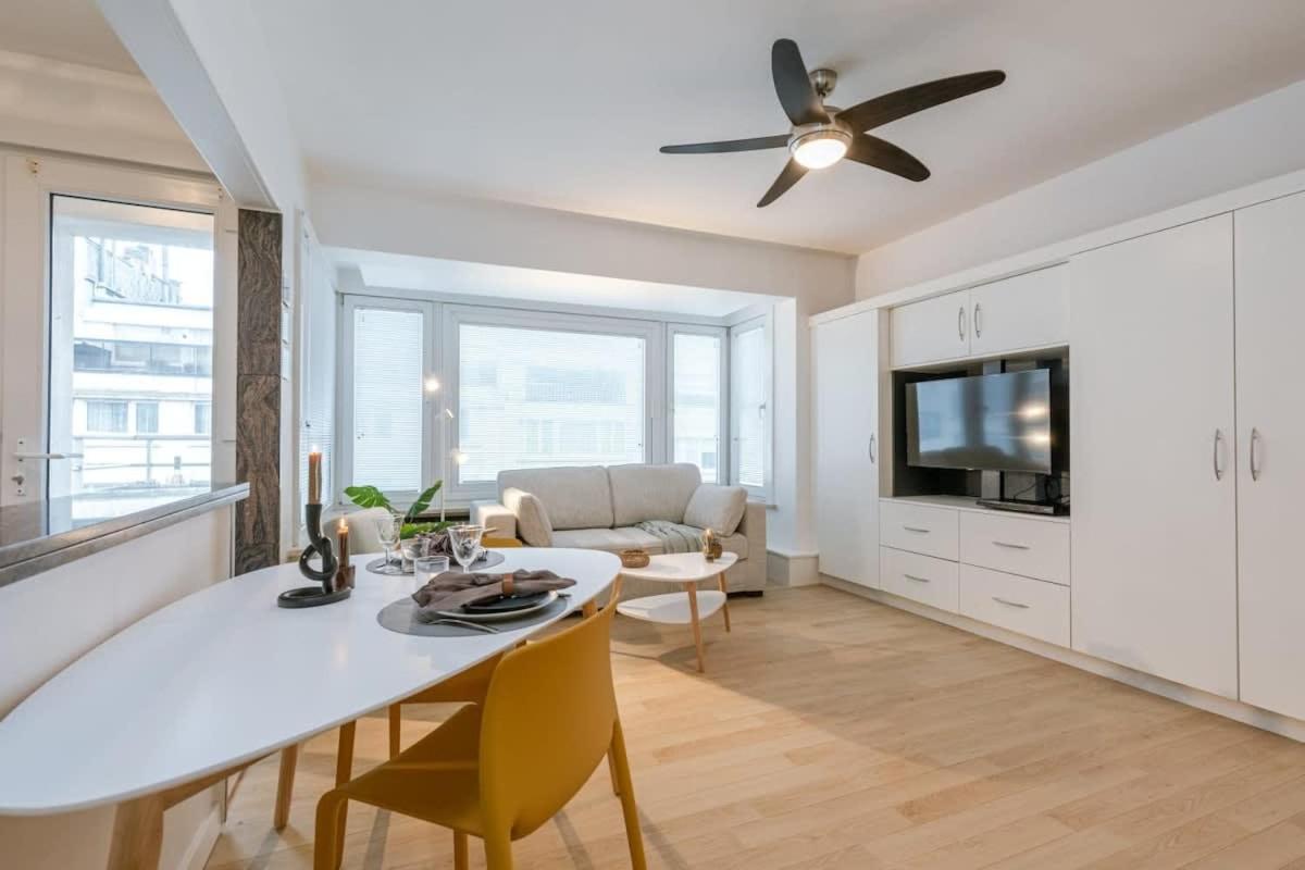 Bright Studio Near The Sea Остенде Экстерьер фото
